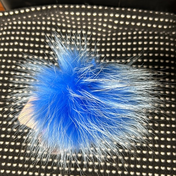 Lemonwood Toque with Pom Pom - Picture 12 of 14